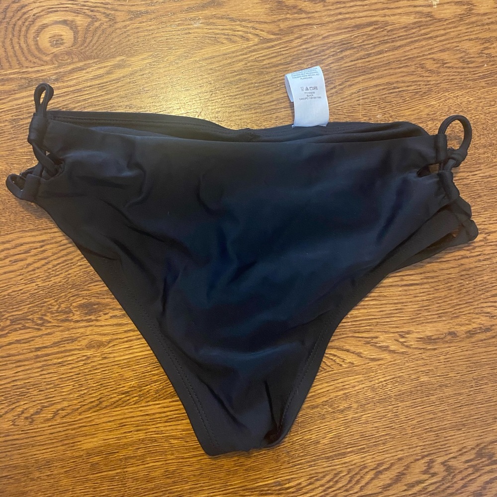 Black bikini bottoms